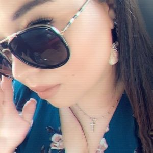 Meet your Posher, Vanessa